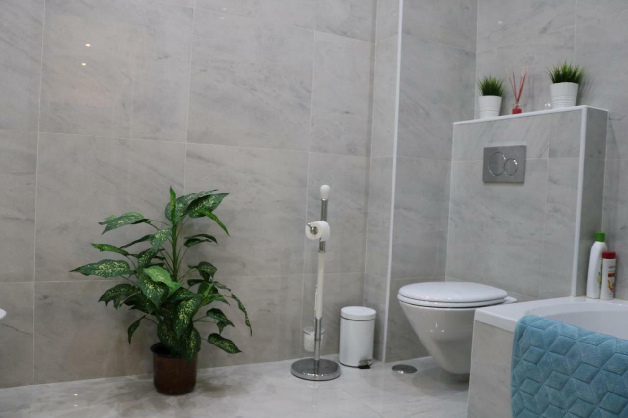 Jardim Das Amoreiras Central Apartment Lisbona Esterno foto